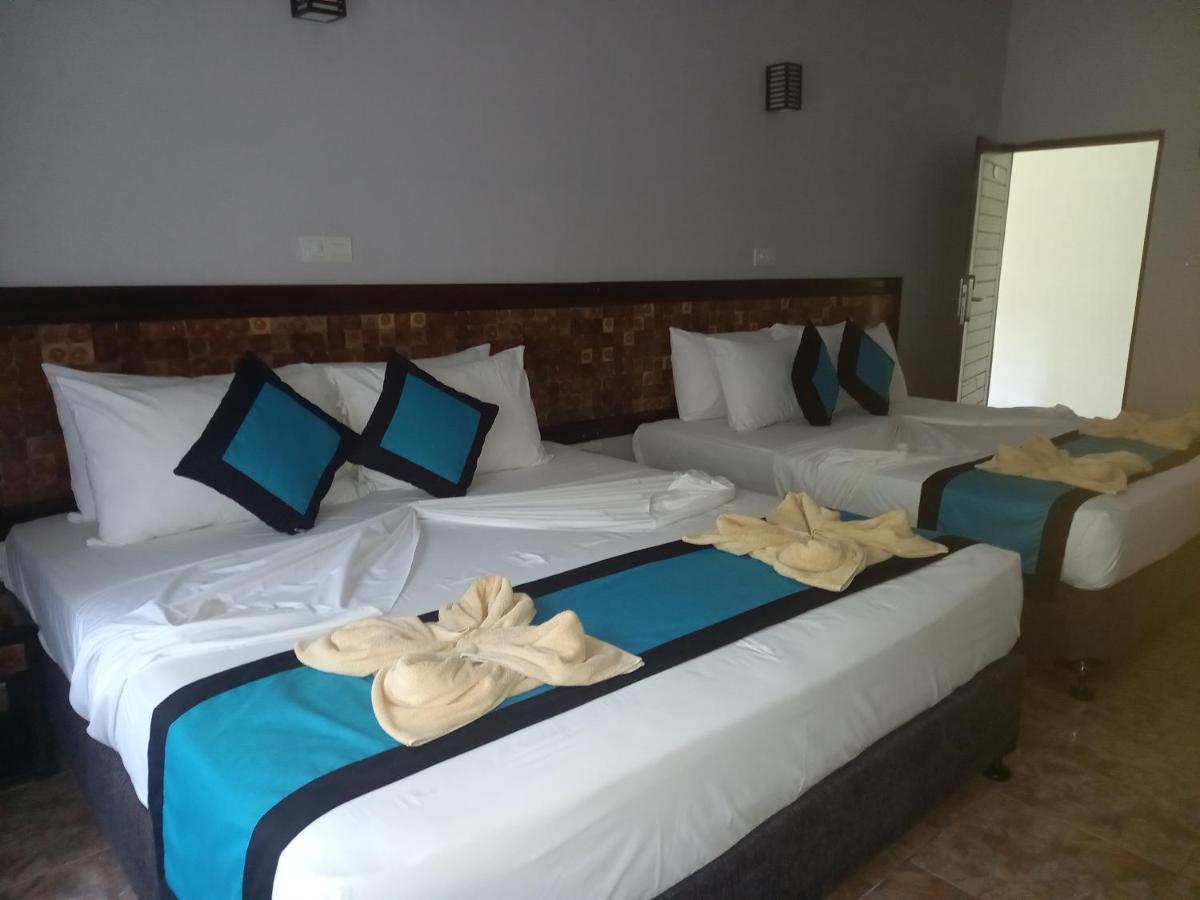 Blue Sand Beach Resort Trikunamalaja Zewnętrze zdjęcie