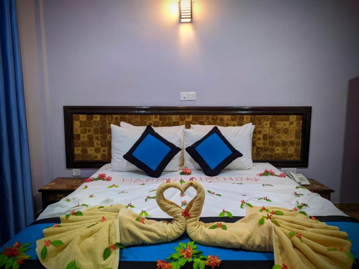 Blue Sand Beach Resort Trikunamalaja Zewnętrze zdjęcie