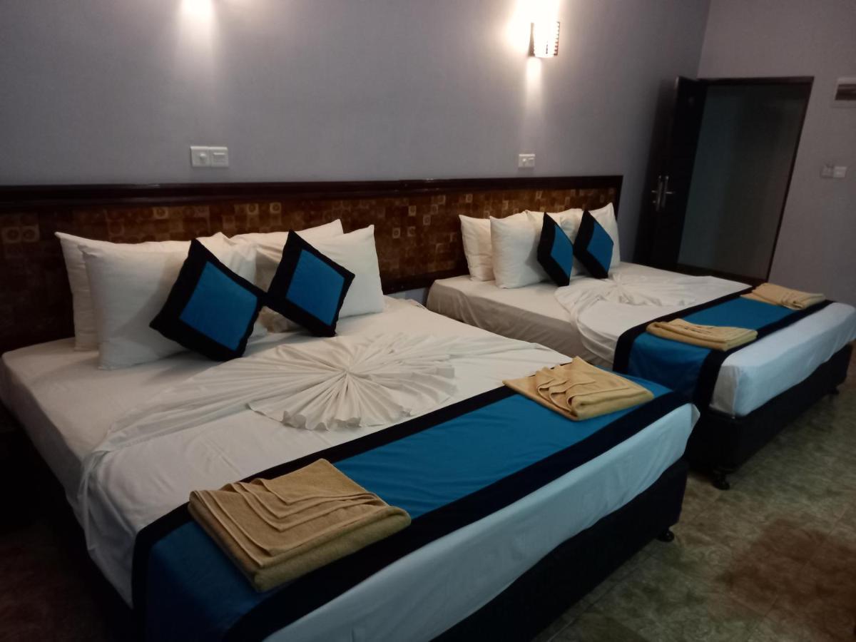 Blue Sand Beach Resort Trikunamalaja Zewnętrze zdjęcie