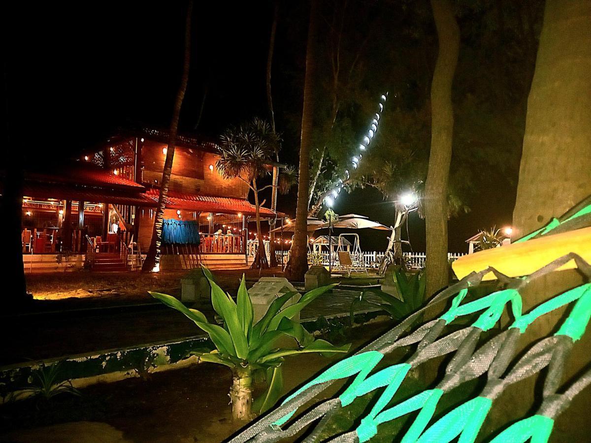 Blue Sand Beach Resort Trikunamalaja Zewnętrze zdjęcie