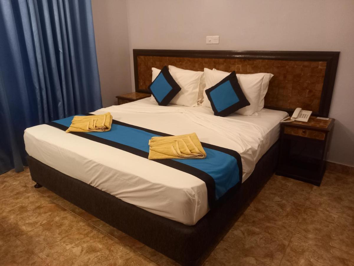 Blue Sand Beach Resort Trikunamalaja Zewnętrze zdjęcie