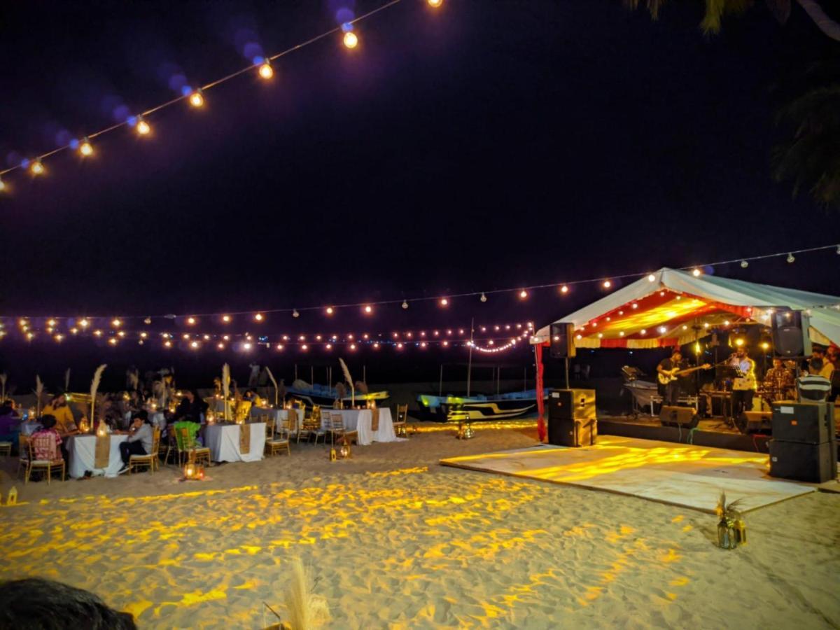 Blue Sand Beach Resort Trikunamalaja Zewnętrze zdjęcie